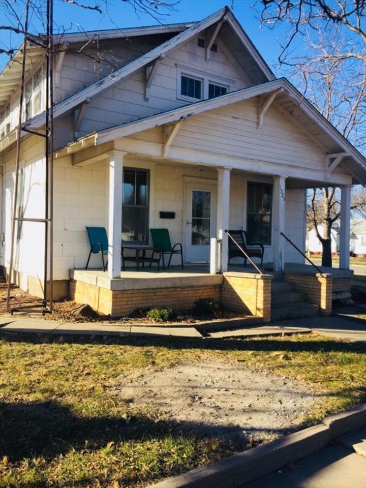 1523 Morphy St, Great Bend, KS 67530