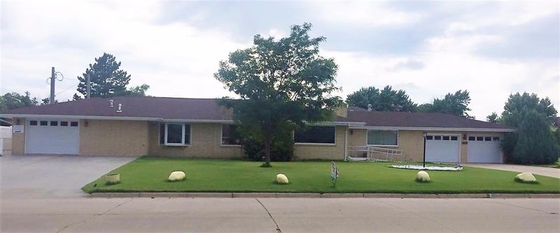 332 N Brooks St, Russell, KS 67665