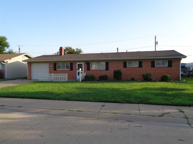 5956 Hemlock Dr, Great Bend, KS 67530