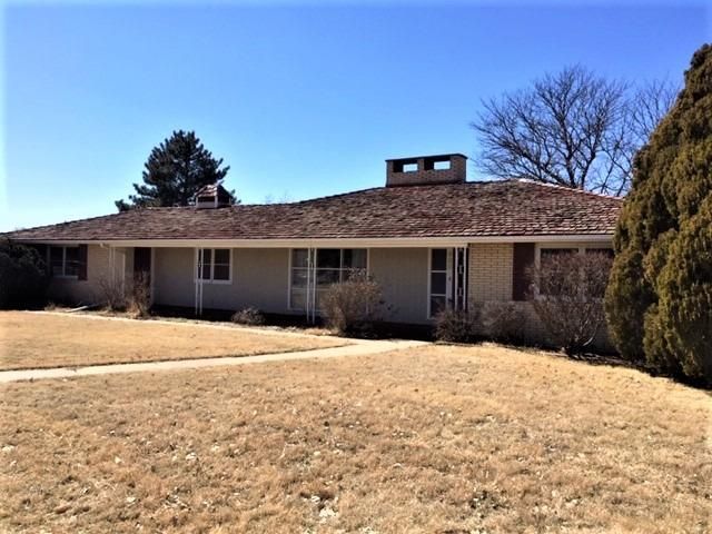 400 N Russell Co Ave, Luray, KS 67649