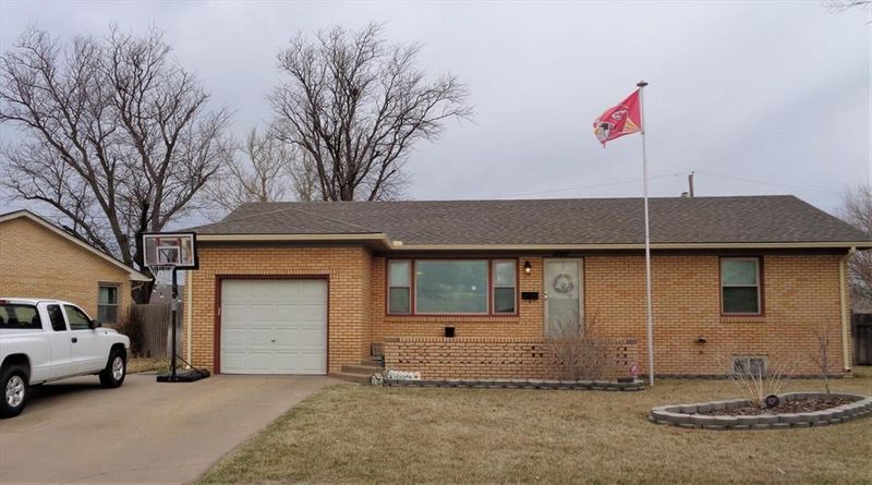 1107 Warner Rd, Great Bend, KS 67530