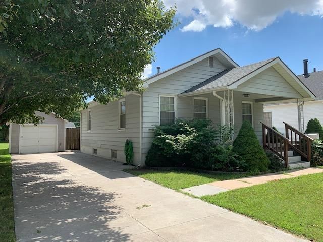 413 E 5th St, Ellinwood, KS 67526