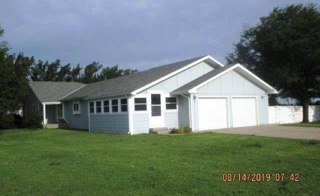 705 Fareway Dr, Larned, KS 67550