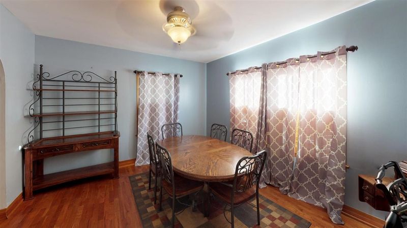 460 W 3rd St, Hoisington, KS 67544