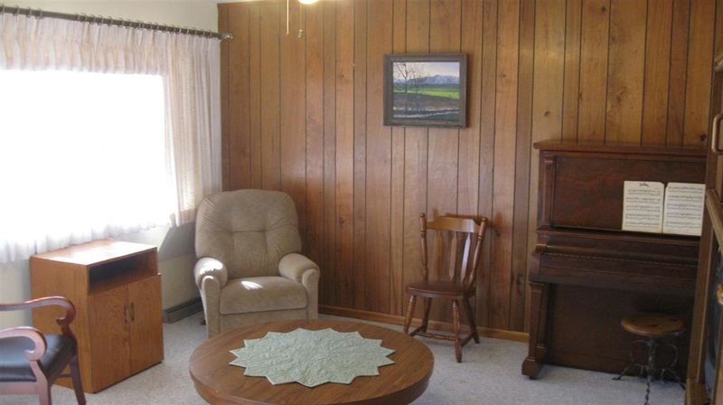 614 E 3rd, Hoisington, KS 67544