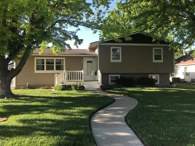 308 W Park St, Claflin, KS 67525