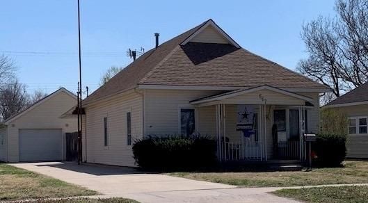 667 W 3rd, Hoisington, KS 67544