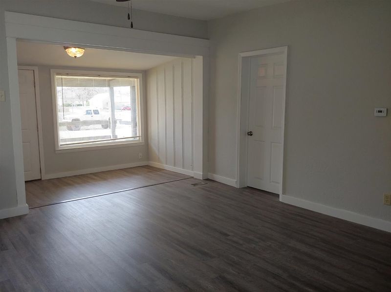 815 E Wisconsin St, Russell, KS 67665