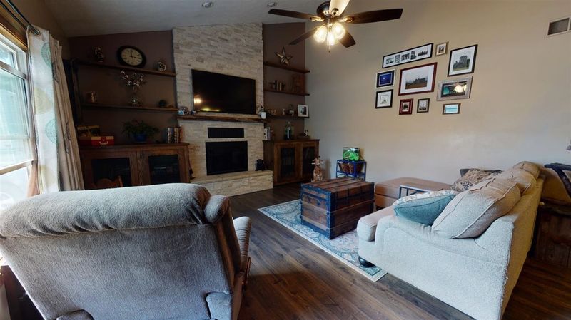194 Hill Top Dr, Great Bend, KS 67530