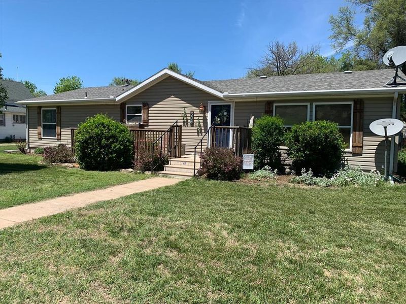 306 W Concord, Holyrood, KS 67450