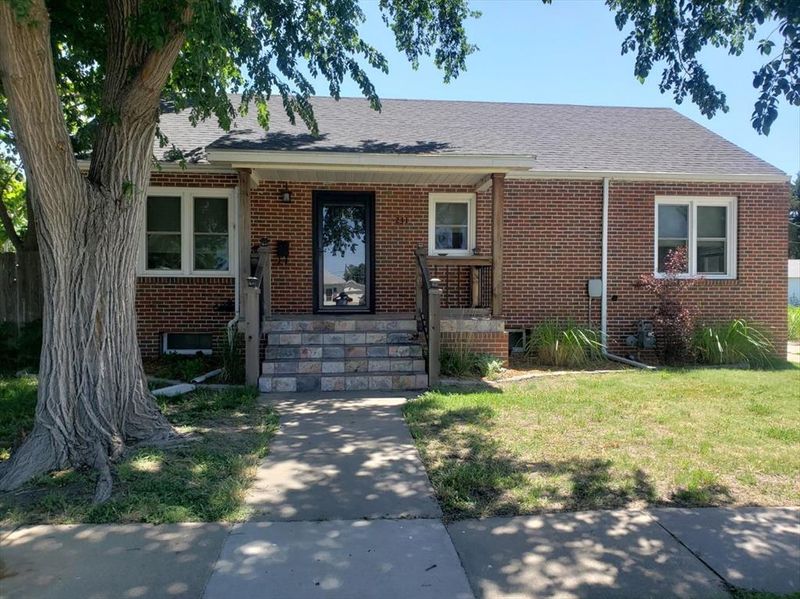 231 N Grant, Russell, KS 67665