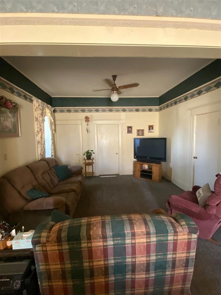 450 W 3rd, Hoisington, KS 67544