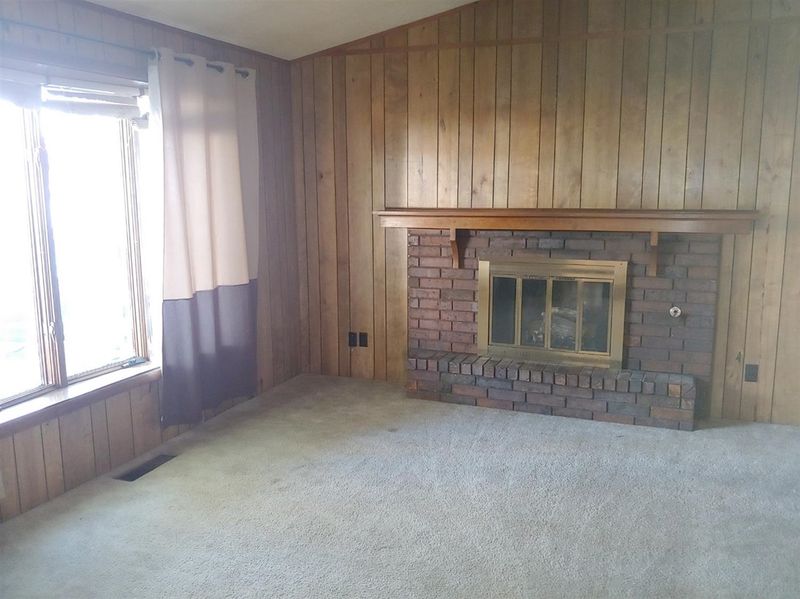 609 N Ober St, Russell, KS 67665