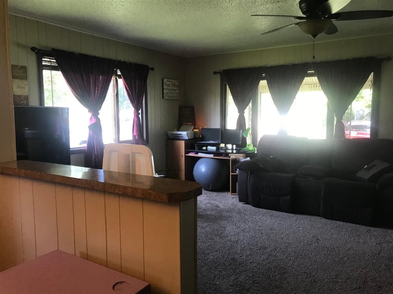600 S 1st St, Bushton, KS 67427