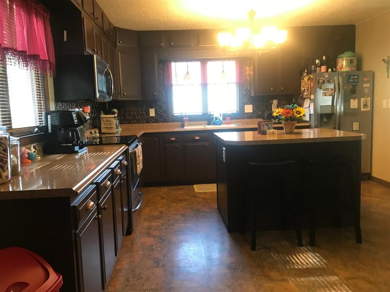 600 S 1st St, Bushton, KS 67427