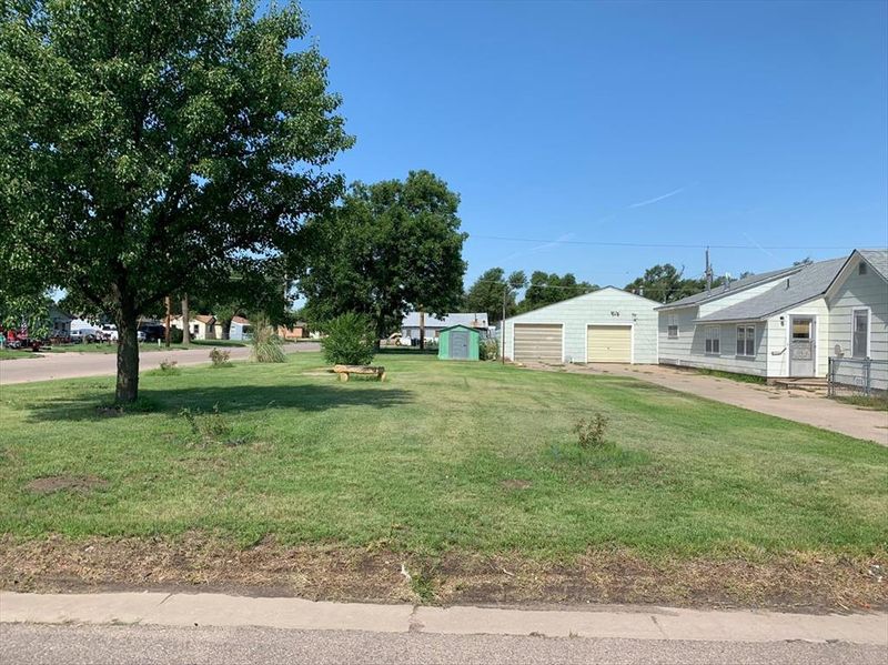 205 Fruit St, Great Bend, KS 67530