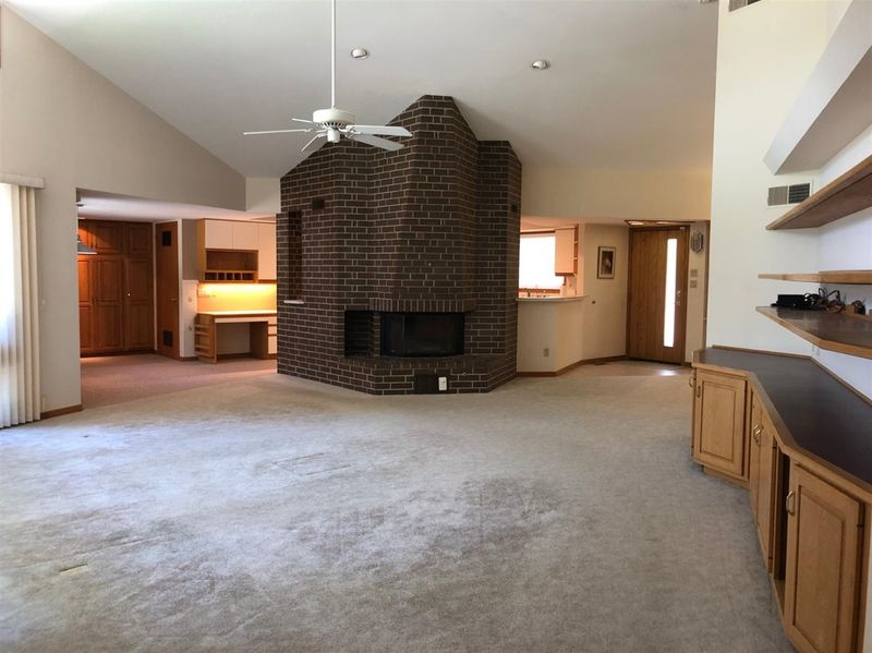 4210 Quail Creek Dr, Great Bend, KS 67530