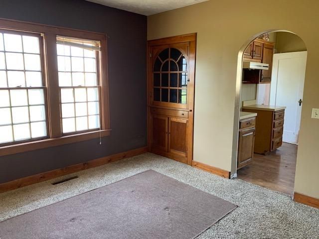 212 E 6th, Hoisington, KS 67544