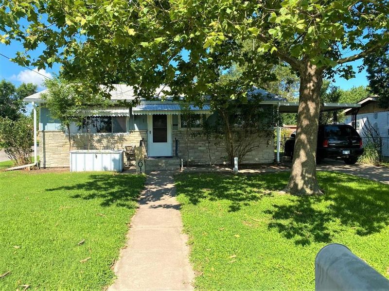 2201 Mccormick, Great Bend, KS 67530