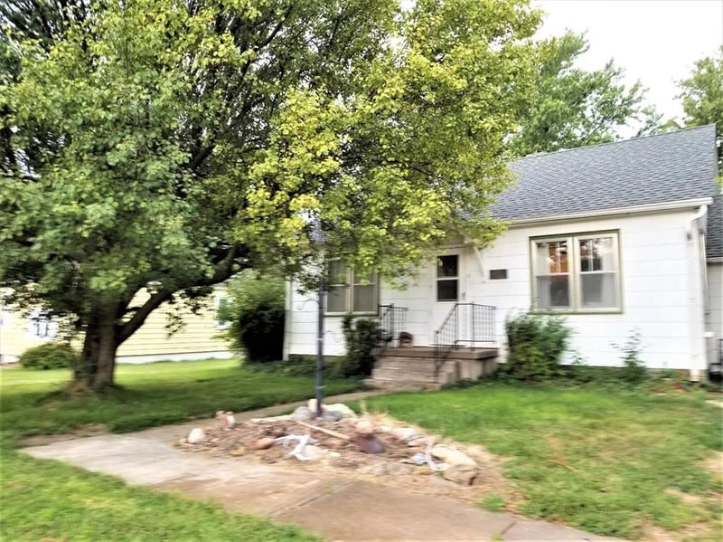 608 S Main St, Bushton, KS 67427