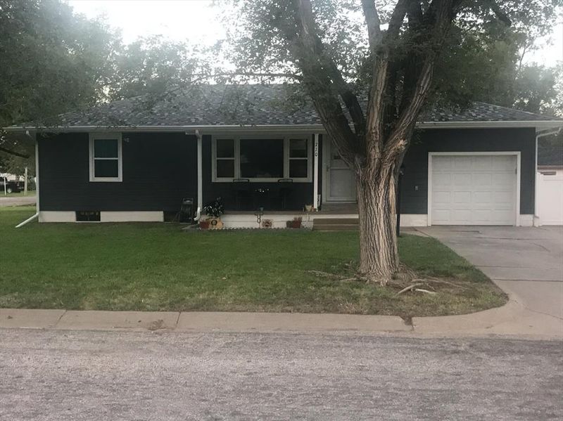 710 Hamilton, Claflin, KS 67525