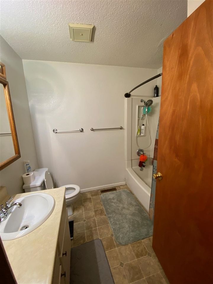 5823 Eisenhower Ave, Great Bend, KS 67530