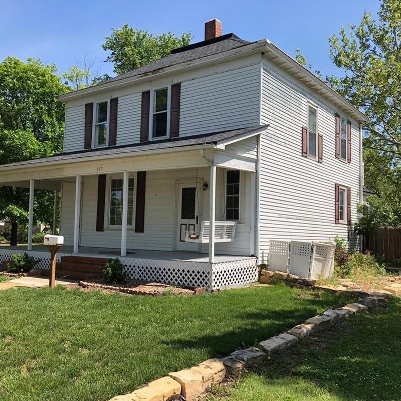 117 E 2nd St, Ellinwood, KS 67526