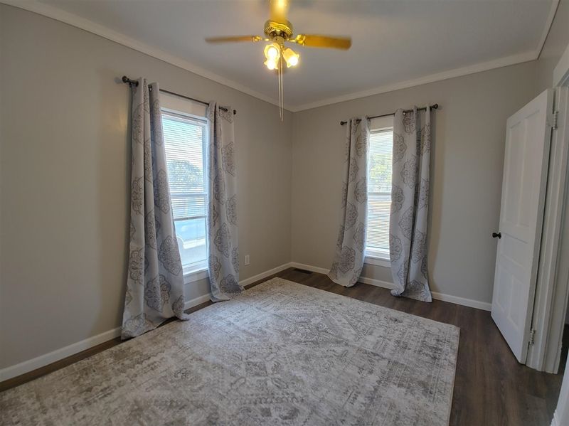 942 E Wisconsin St, Russell, KS 67665