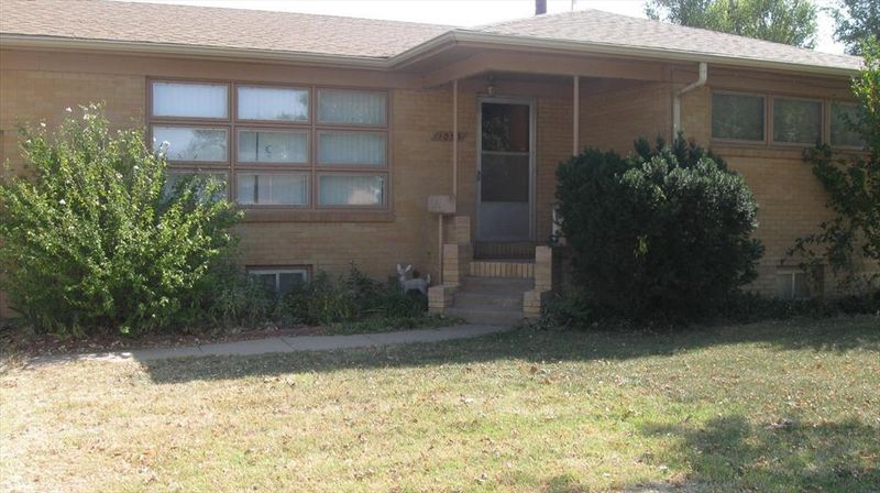1055 Warner Rd, Great Bend, KS 67530
