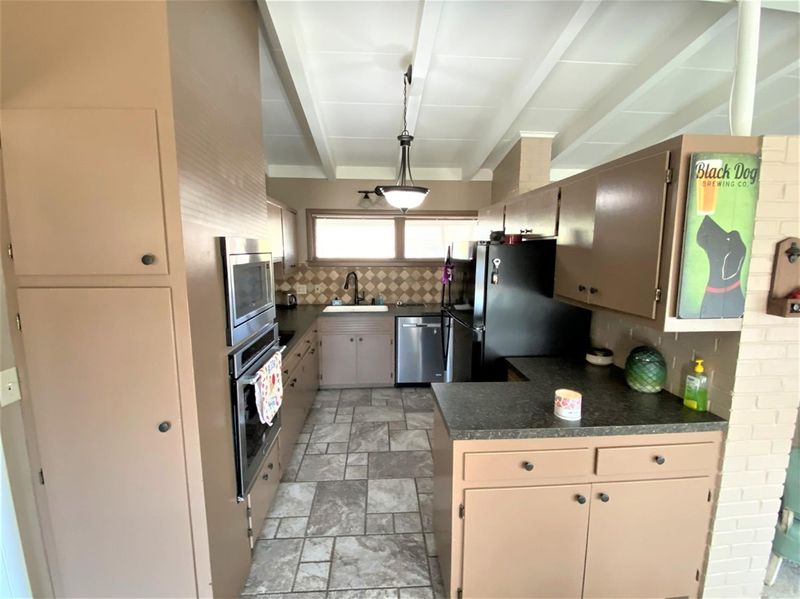 5409 Eisenhower Ave, Great Bend, KS 67530