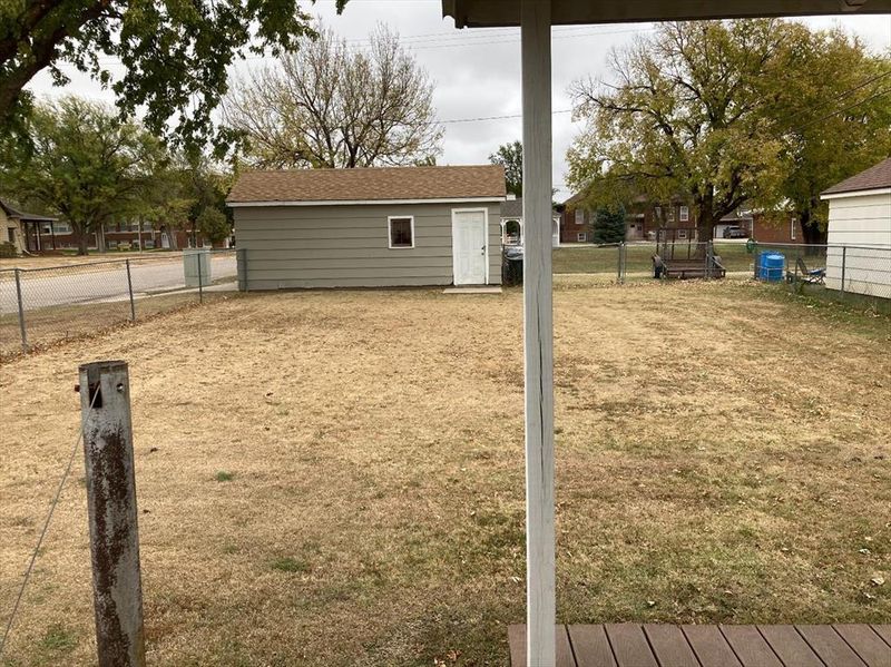 322 2nd St Se, Claflin, KS 67525