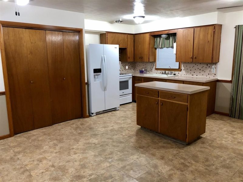 3719 22nd St, Great Bend, KS 67530