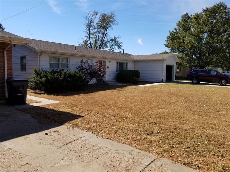 3627 23rd St, Great Bend, KS 67530