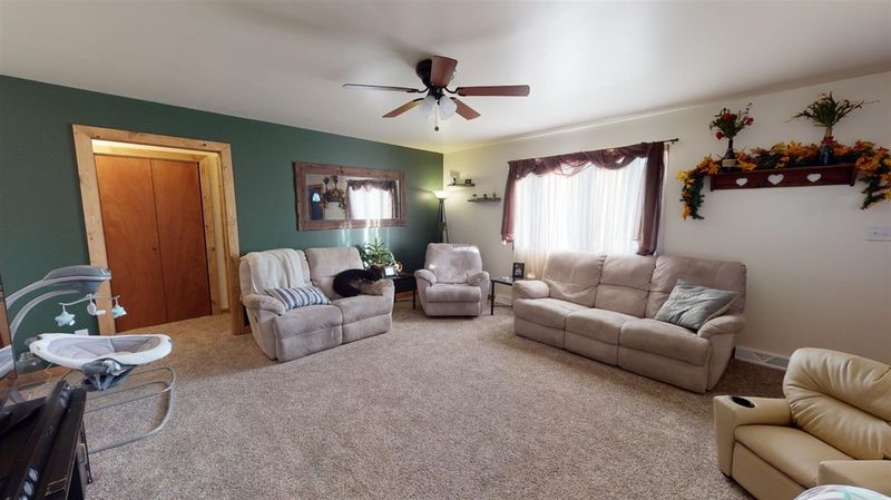 744 W Barton County Rd, Great Bend, KS 67530