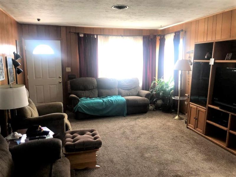 1207 Stone St, Great Bend, KS 67530