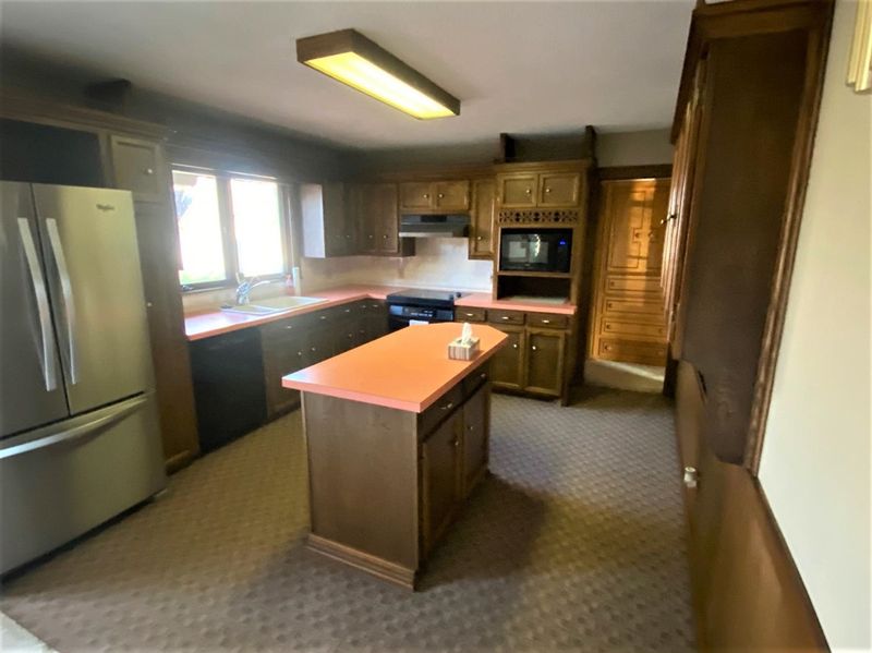 3726 Mckinney Dr, Great Bend, KS 67530