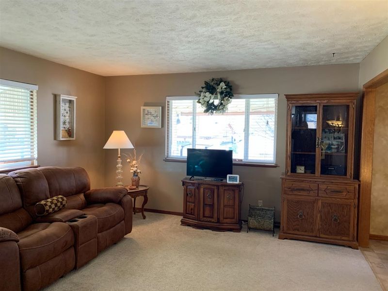 5861 Aspen Dr, Great Bend, KS 67530