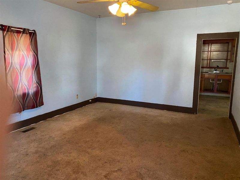 1617 8th St, Great Bend, KS 67530