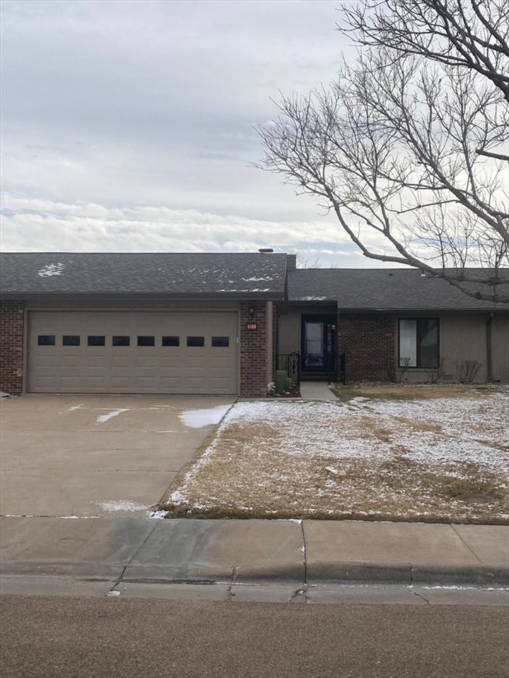 5105 Telstar Ln, Great Bend, KS 67530