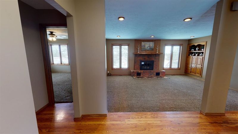 335 Point Dr, Great Bend, KS 67530