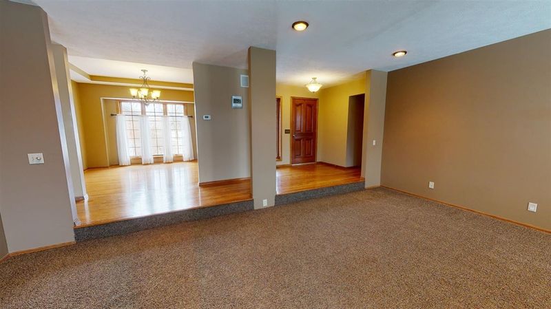 335 Point Dr, Great Bend, KS 67530