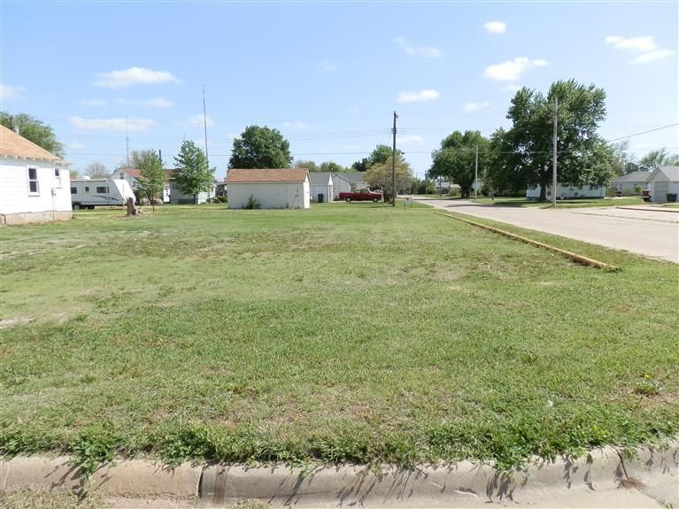 540 N Ober St Ne, Russell, KS 67665