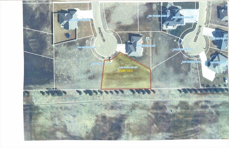 2100 Foxglove Cir, Great Bend, KS 67530