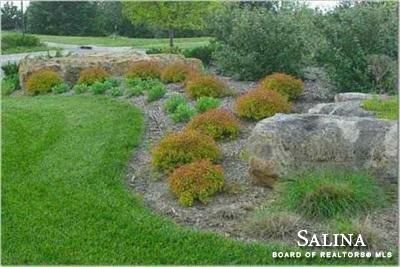 1528 S Marymount Rd, Salina, KS 67401