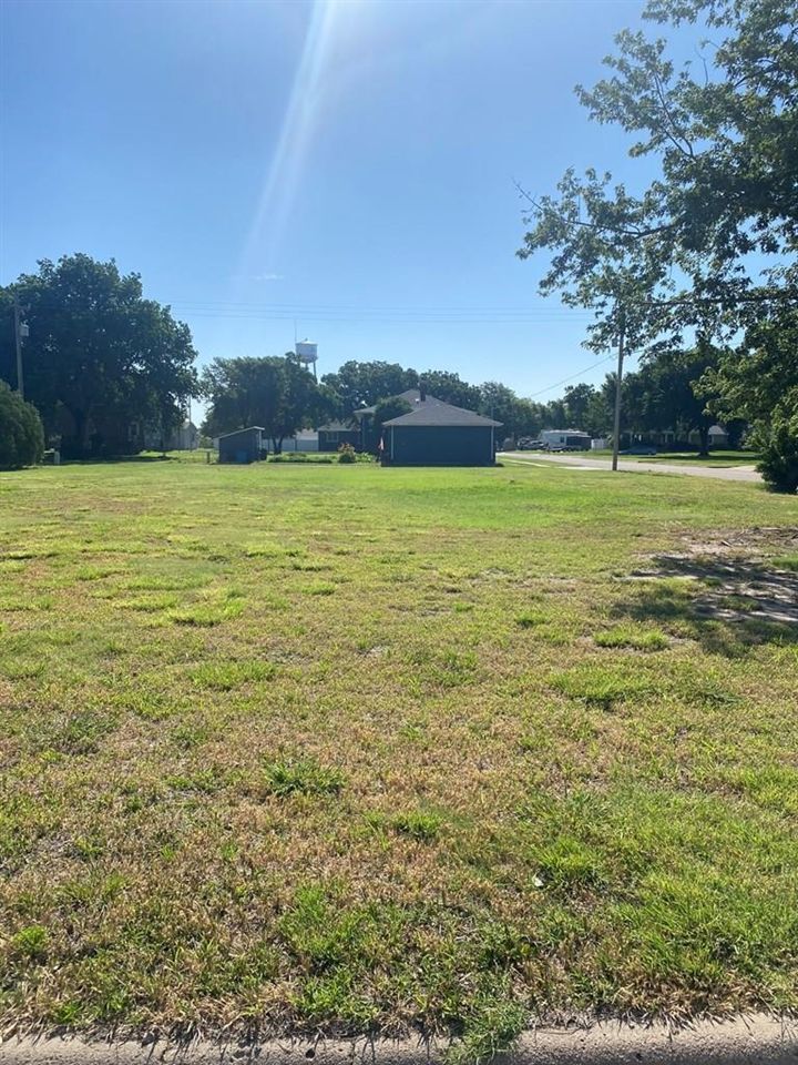 502 3rd, Claflin, KS 67525