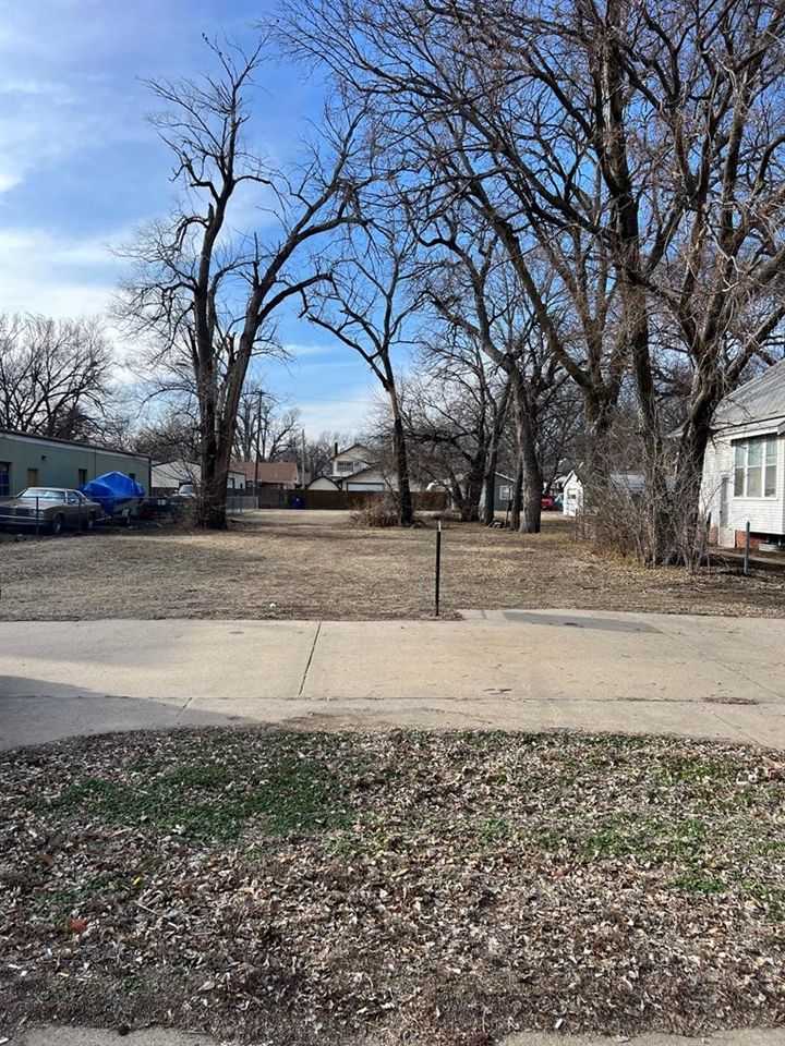 00000 S 9th St, Salina, KS 67401