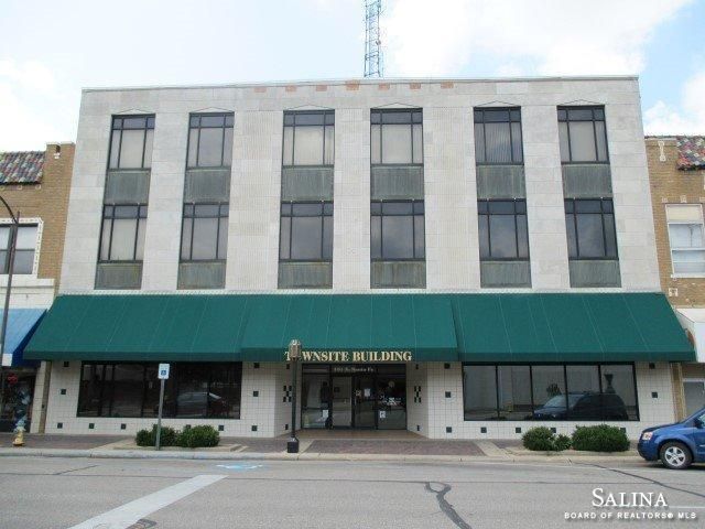 131 N Santa Fe Ave, Salina, KS 67401