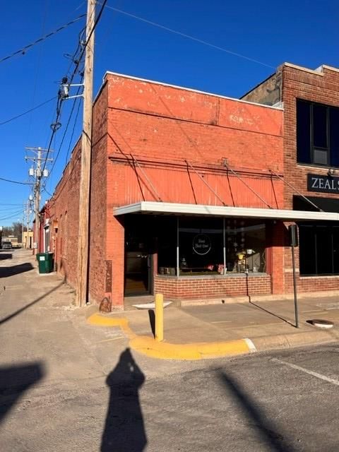 119 E 1st St, Ellsworth, KS 67439