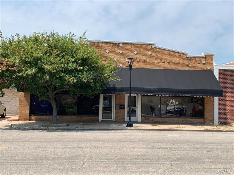 154 S 7th St, Salina, KS 67401