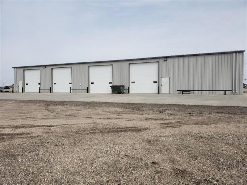 710 S Front St, Russell, KS 67665